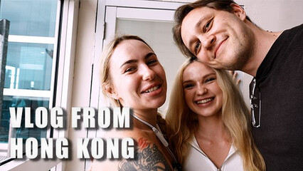 Bella Mur застала своих друзей за сексом и присоединилась для тройничка