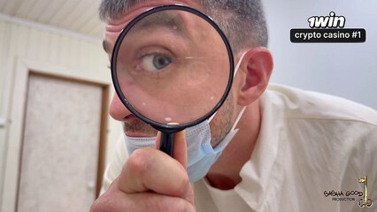 Гинеколог превысил полномочия и выебал пациентку во время осмотра