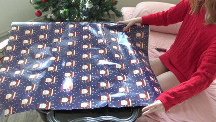 Младшая сестра Эльфийка играется с большим членом брата