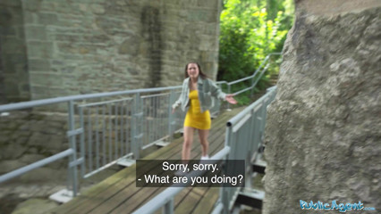 Пару сотен евро и можешь трахнуть мою дырку в кустах!